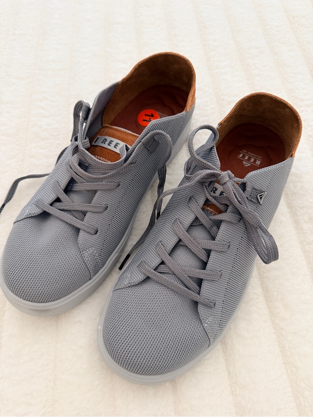 Reef Men's Light Gray Knit Lace-Up Sneakers - NWOT